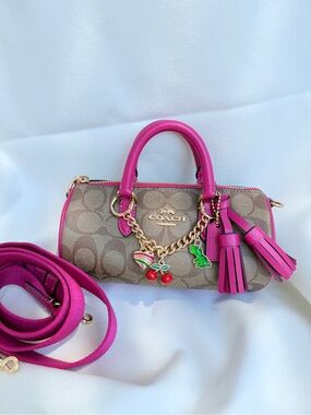 coach Lacey Crossbody In Signature Canvas cb874